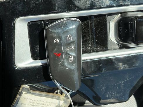 Used 2026 Volkswagen Atlas SE FWD image 12