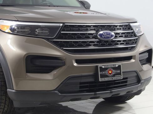Used 2021 Ford Explorer XLT image 37