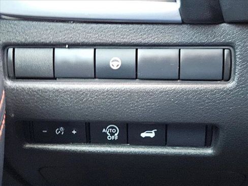 Certified 2025 Nissan Rogue SV AWD/4WD image 14
