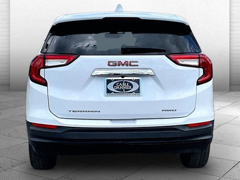 Used 2024 GMC Terrain SLE AWD/4WD image 3