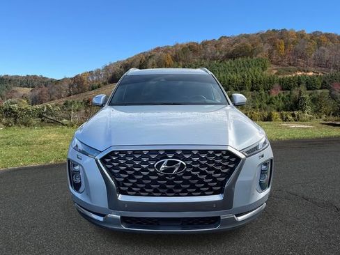 Used 2022 Hyundai Palisade Calligraphy image 2