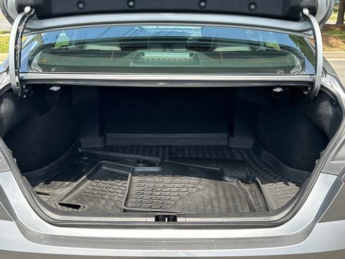 Used 2025 Toyota Camry SE w/ Convenience Package FWD image 6