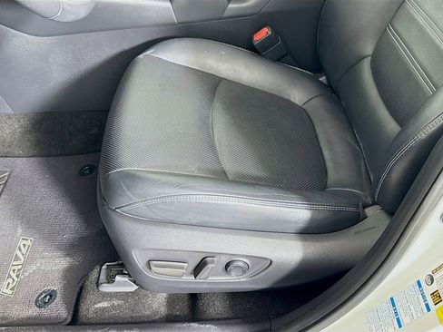 Used 2020 Toyota RAV4 Limited image 20