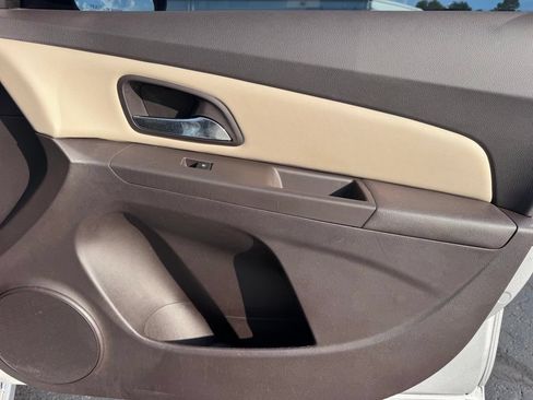 Used 2014 Chevrolet Cruze LT w/ Enhanced Safety Package FWD image 23