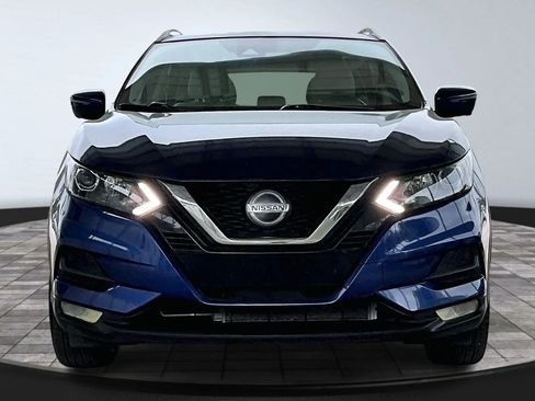 Used 2021 Nissan Rogue Sport SV w/ Technology Package FWD image 2