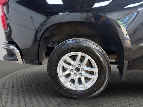 Used 2021 Chevrolet Silverado 1500 LT AWD/4WD image 24