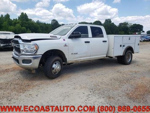 Used 2019 RAM 3500 Tradesman w/ Chrome Appearance Group image 3