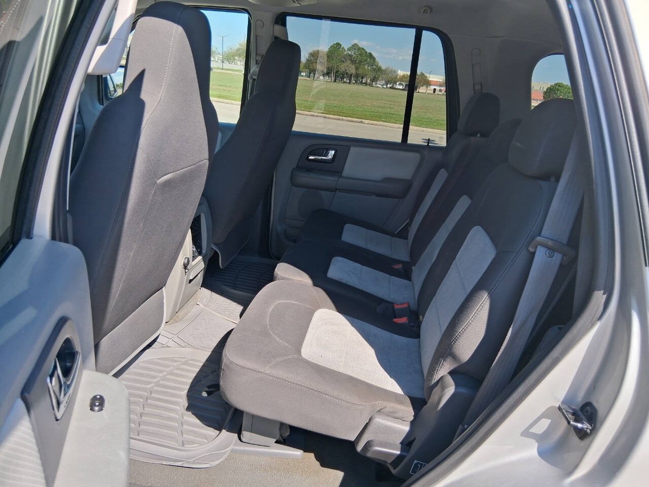 Used 2006 Ford Expedition XLT RWD image 14