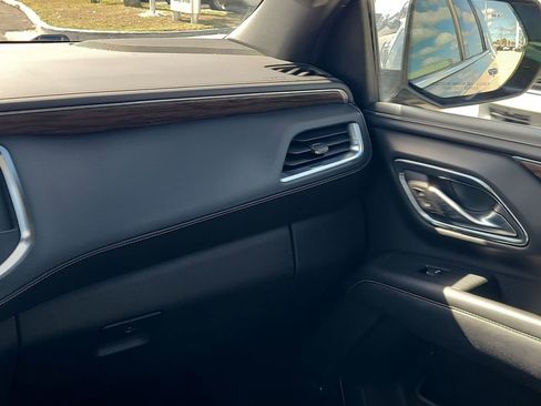 Used 2023 Chevrolet Suburban Premier image 23