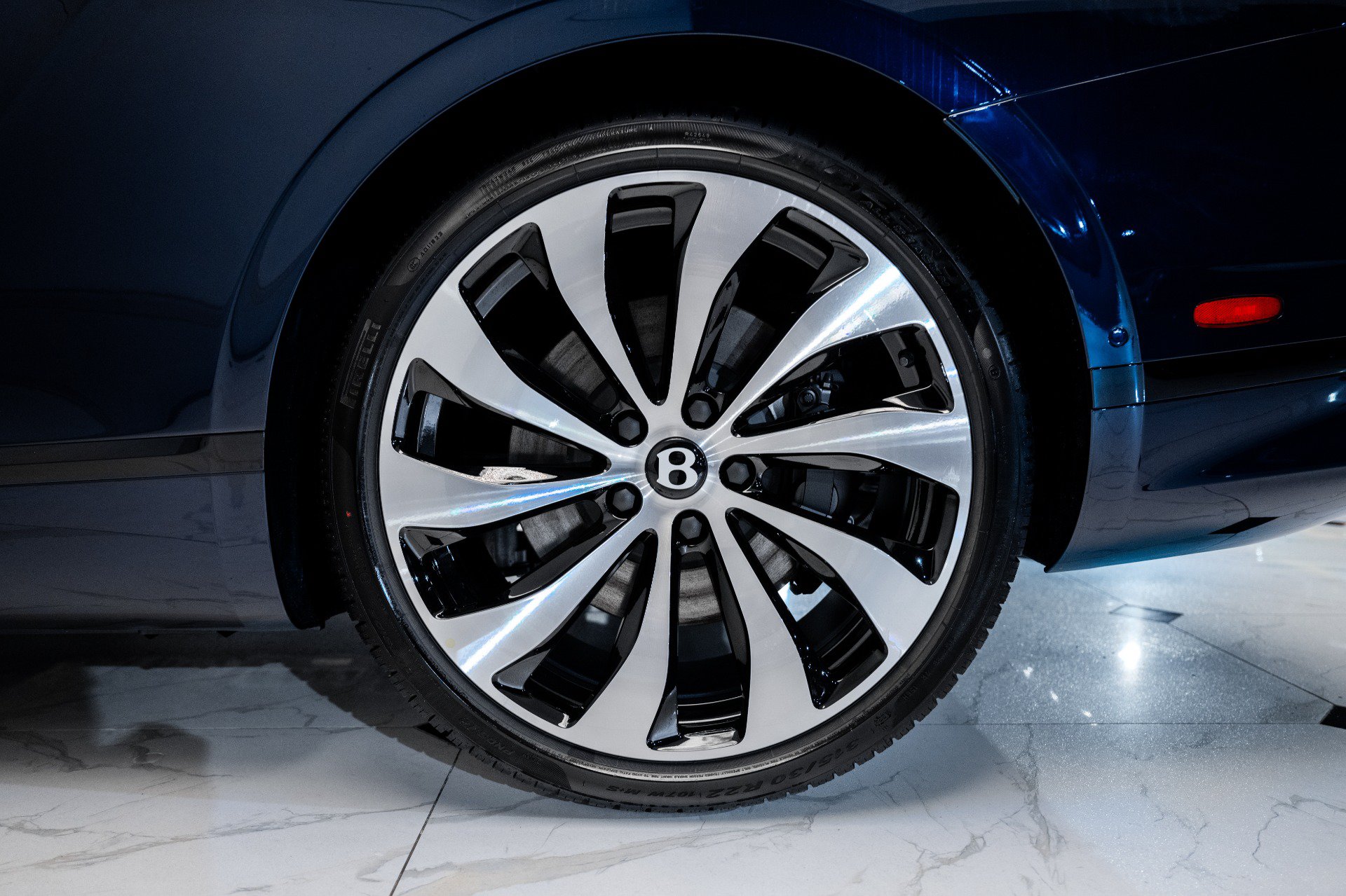 Used 2024 Bentley Continental GT V8 AWD/4WD image 14