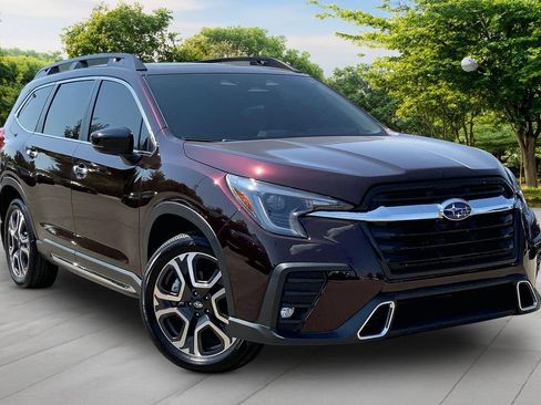 Used 2025 Subaru Ascent Touring w/ Popular Package #1 AWD/4WD image 3