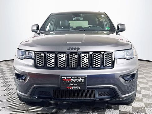 Used 2020 Jeep Grand Cherokee Altitude image 2