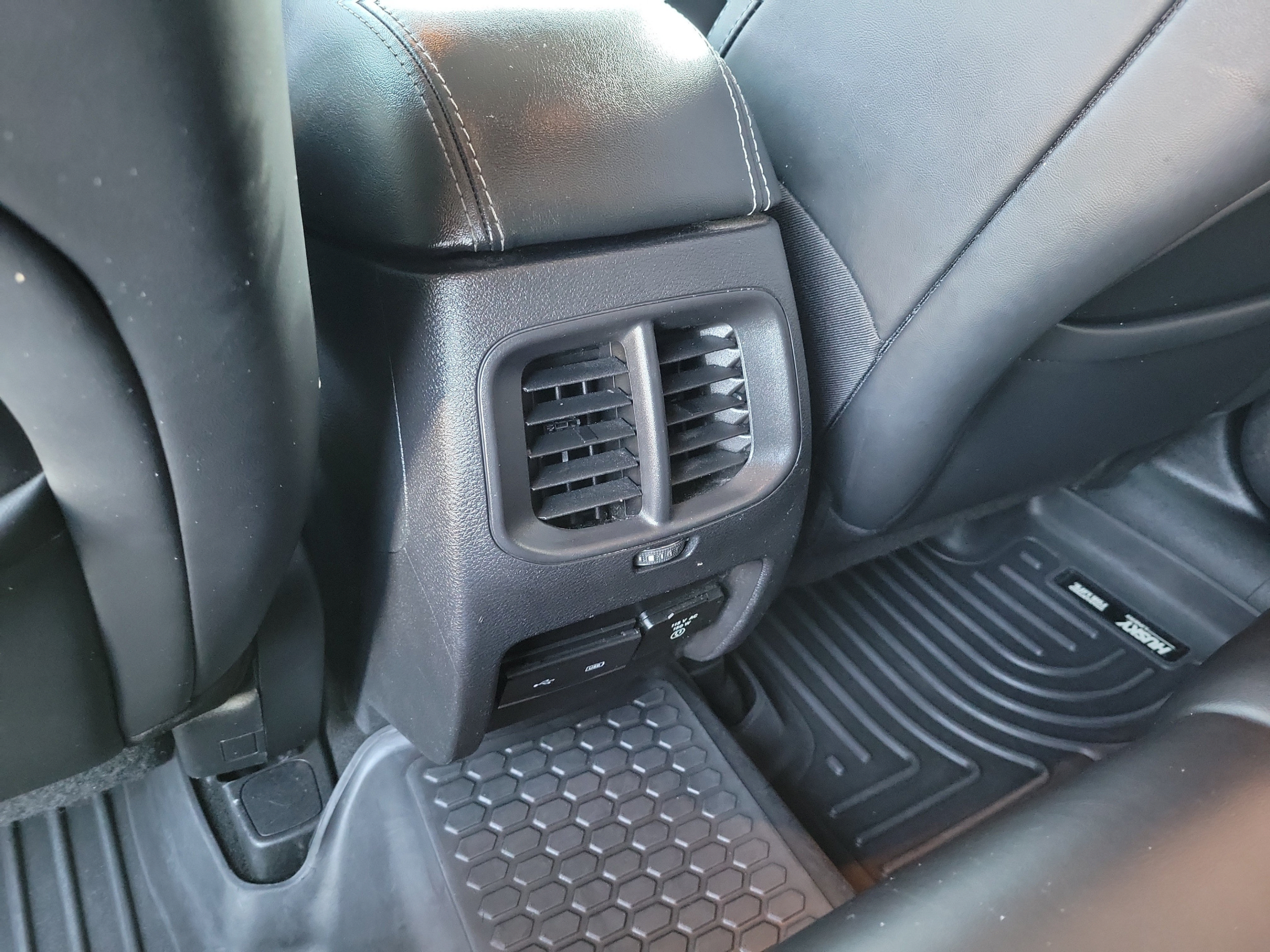 Used 2019 Jeep Cherokee Limited AWD/4WD image 12