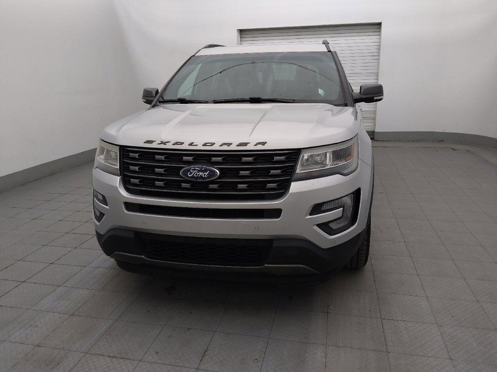 Used 2017 Ford Explorer XLT w/ Equipment Group 202A FWD image 15
