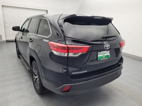 Used 2019 Toyota Highlander LE image 5