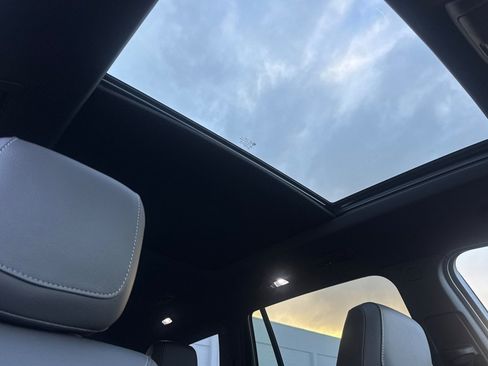 Used 2025 Cadillac XT6 Luxury FWD image 20