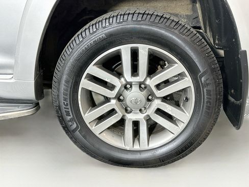 Used 2012 Toyota 4Runner Limited AWD/4WD image 11