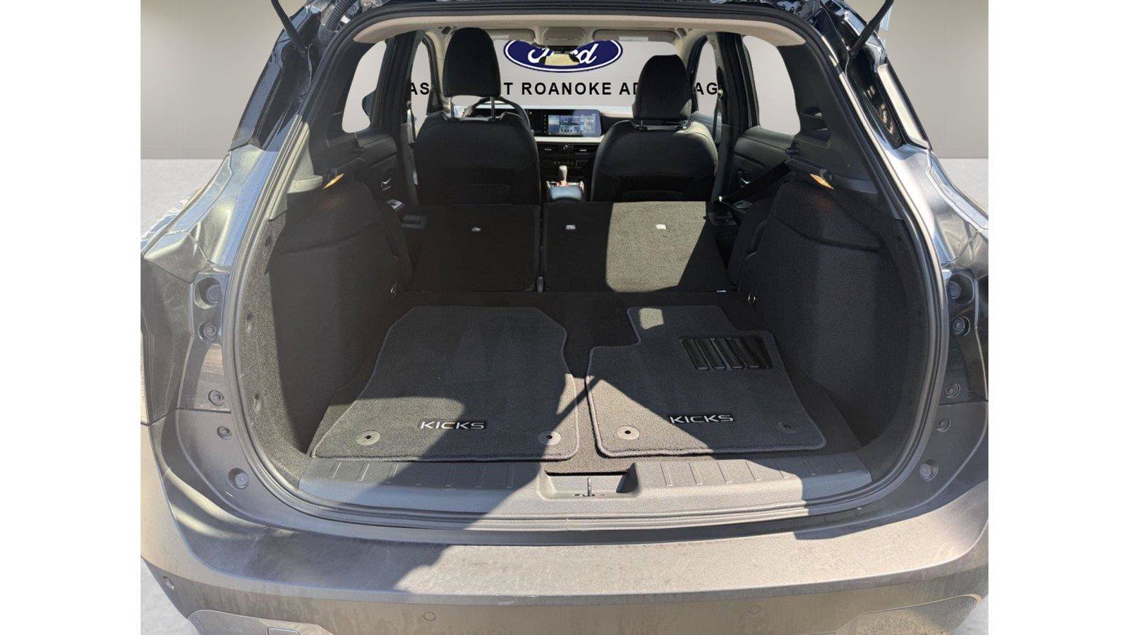 Used 2025 Nissan Kicks SR AWD/4WD image 18