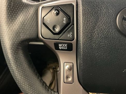 Used 2022 Toyota 4Runner TRD Sport AWD/4WD image 18