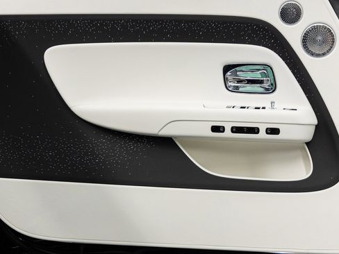 New 2026 Rolls-Royce Spectre image 25