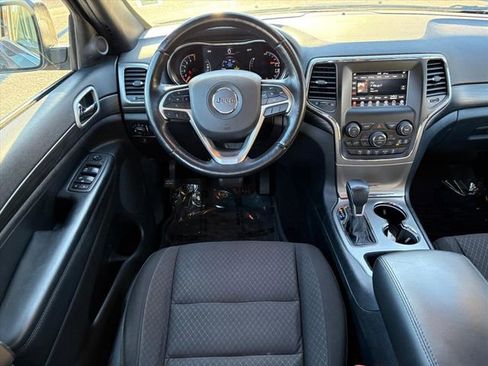 Used 2021 Jeep Grand Cherokee Laredo w/ Security & Convenience Group image 19