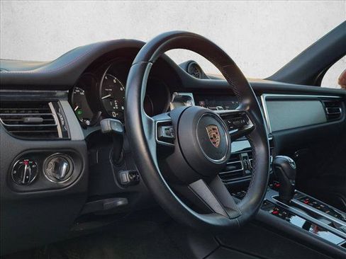 Used 2024 Porsche Macan AWD/4WD image 4