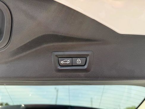 Used 2020 BMW X7 xDrive40i w/ Executive Package image 37