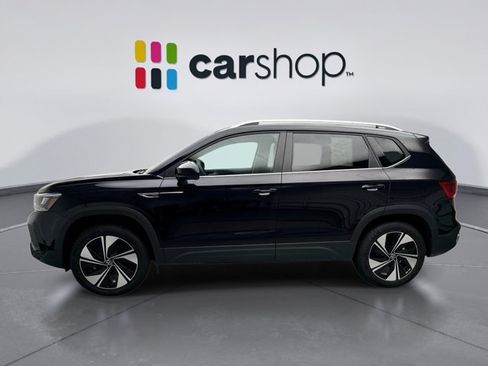 Used 2024 Volkswagen Taos SE AWD/4WD image 2