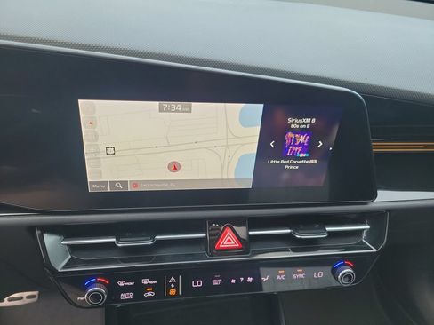 Used 2023 Kia Niro EX Touring FWD image 29