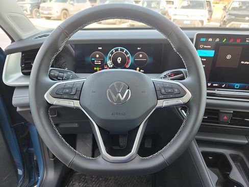 New 2026 Volkswagen Tiguan SE FWD image 16