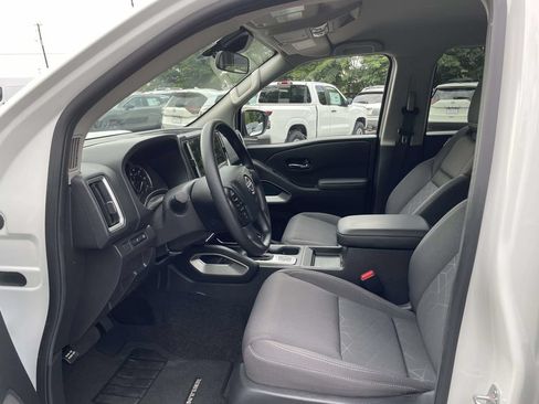 Used 2026 Nissan Frontier SV AWD/4WD image 15