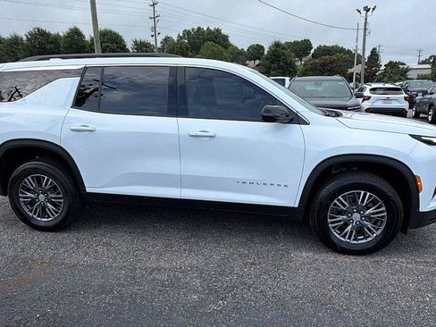 New 2026 Chevrolet Traverse LT FWD image 7