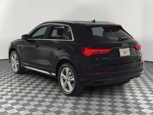Certified 2024 Audi Q3 2.0T Premium w/ Convenience Package AWD/4WD image 3