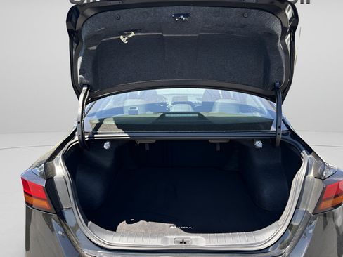 Used 2025 Nissan Altima 2.5 SV FWD image 8