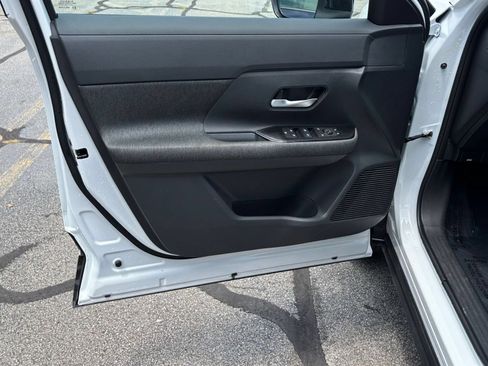 Used 2026 Nissan Kicks SV w/ Cold Weather Package FWD image 18