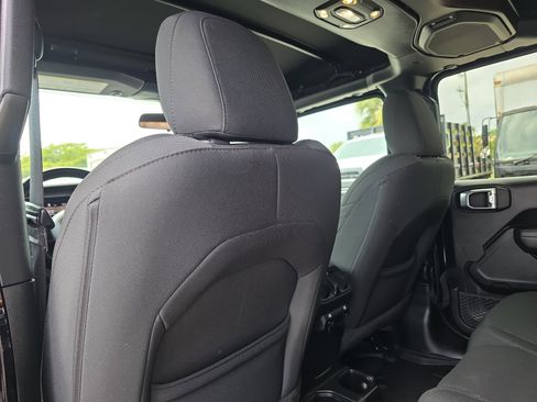 Used 2022 Jeep Wrangler Unlimited Sport image 16