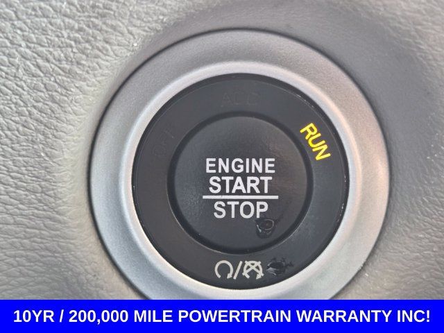 Used 2024 Chrysler Pacifica Touring-L FWD image 27