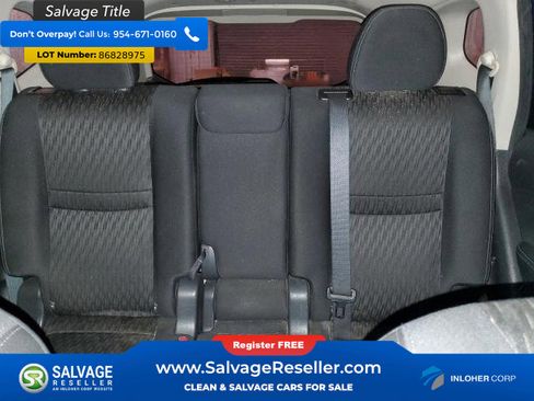 Used 2017 Nissan Rogue S image 4