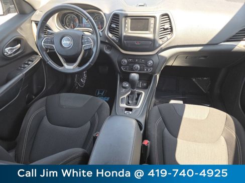 Used 2016 Jeep Cherokee Latitude AWD/4WD image 20