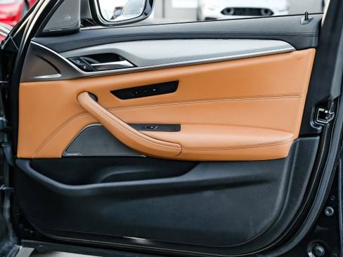 Used 2018 BMW M550i xDrive image 54