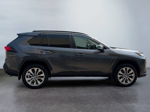 Used 2023 Toyota RAV4 XLE Premium AWD/4WD image 4