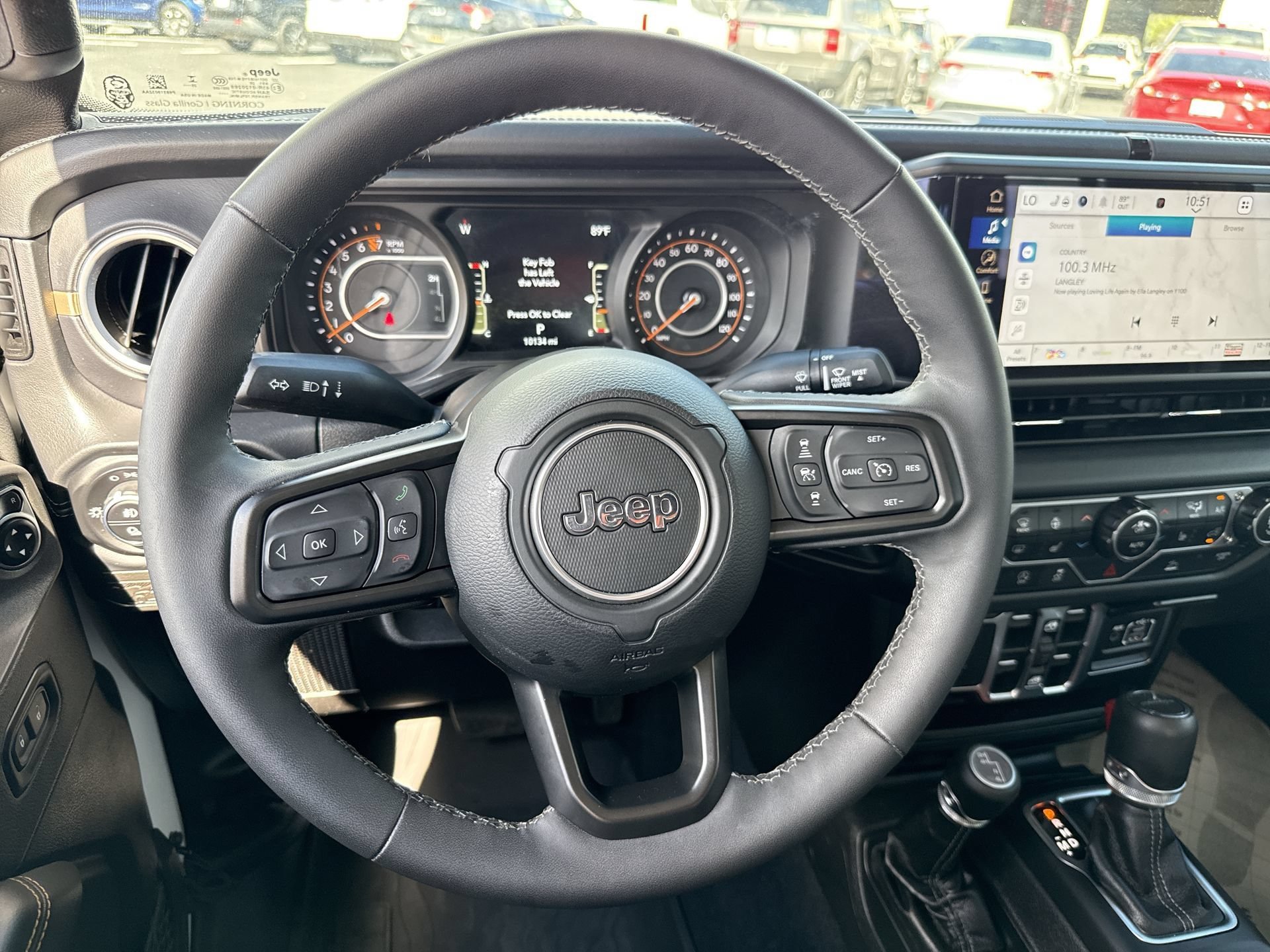Used 2025 Jeep Gladiator Sport AWD/4WD image 11