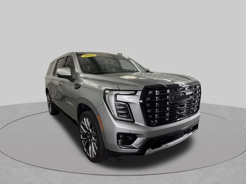 Used 2025 GMC Yukon XL Denali Ultimate AWD/4WD image 6
