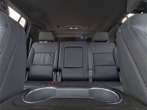 Used 2024 Chevrolet Suburban LT image 27