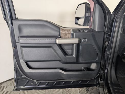 Used 2019 Ford F250 Lariat w/ Lariat Ultimate Package image 12