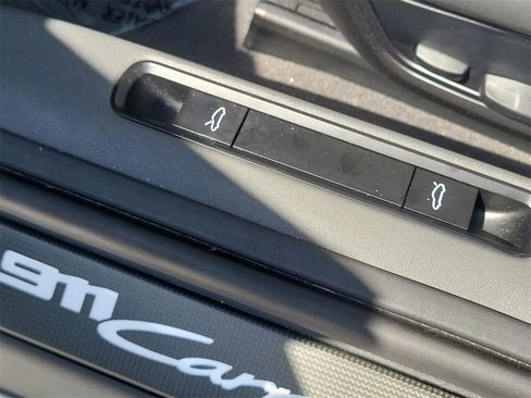 Used 2022 Porsche 911 Carrera w/ Premium Package image 12