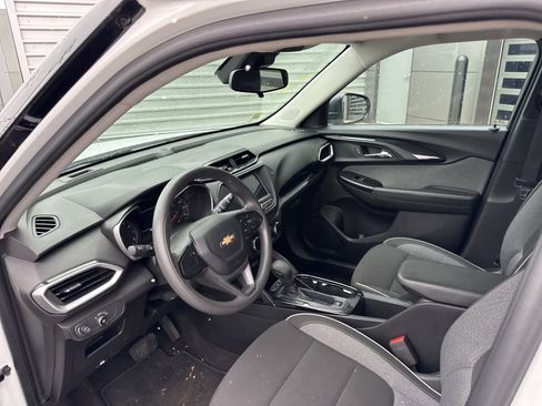 Used 2023 Chevrolet TrailBlazer LS image 9