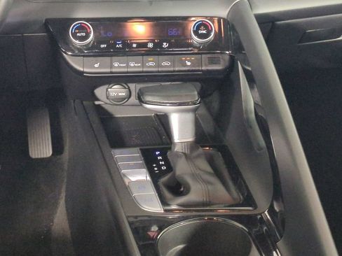 Used 2024 Hyundai Elantra Limited FWD image 20