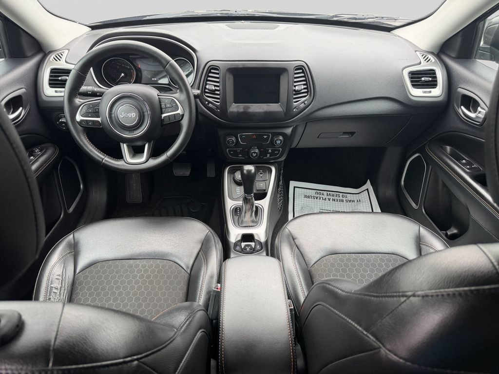 Used 2018 Jeep Compass Latitude w/ Popular Equipment Group AWD/4WD image 16