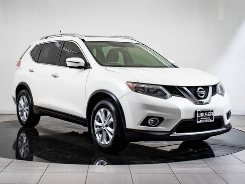 Used 2016 Nissan Rogue SV w/ SV Premium Package image 5